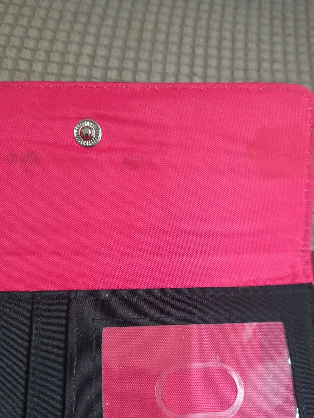 Kenneth Cole Reaction Red Leather Zip Wallet with Logo Plaque - Picture 4 of 7